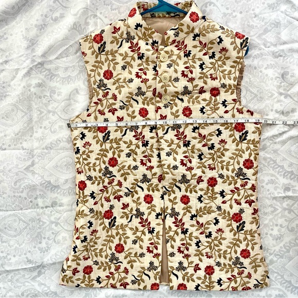 Men’s Beige Waist Coat Nehru Jacket (with Maroon Pocket Square) - Picture 5 of 7